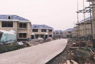 建設(shè)中的江洲墟場安置小區(qū)。